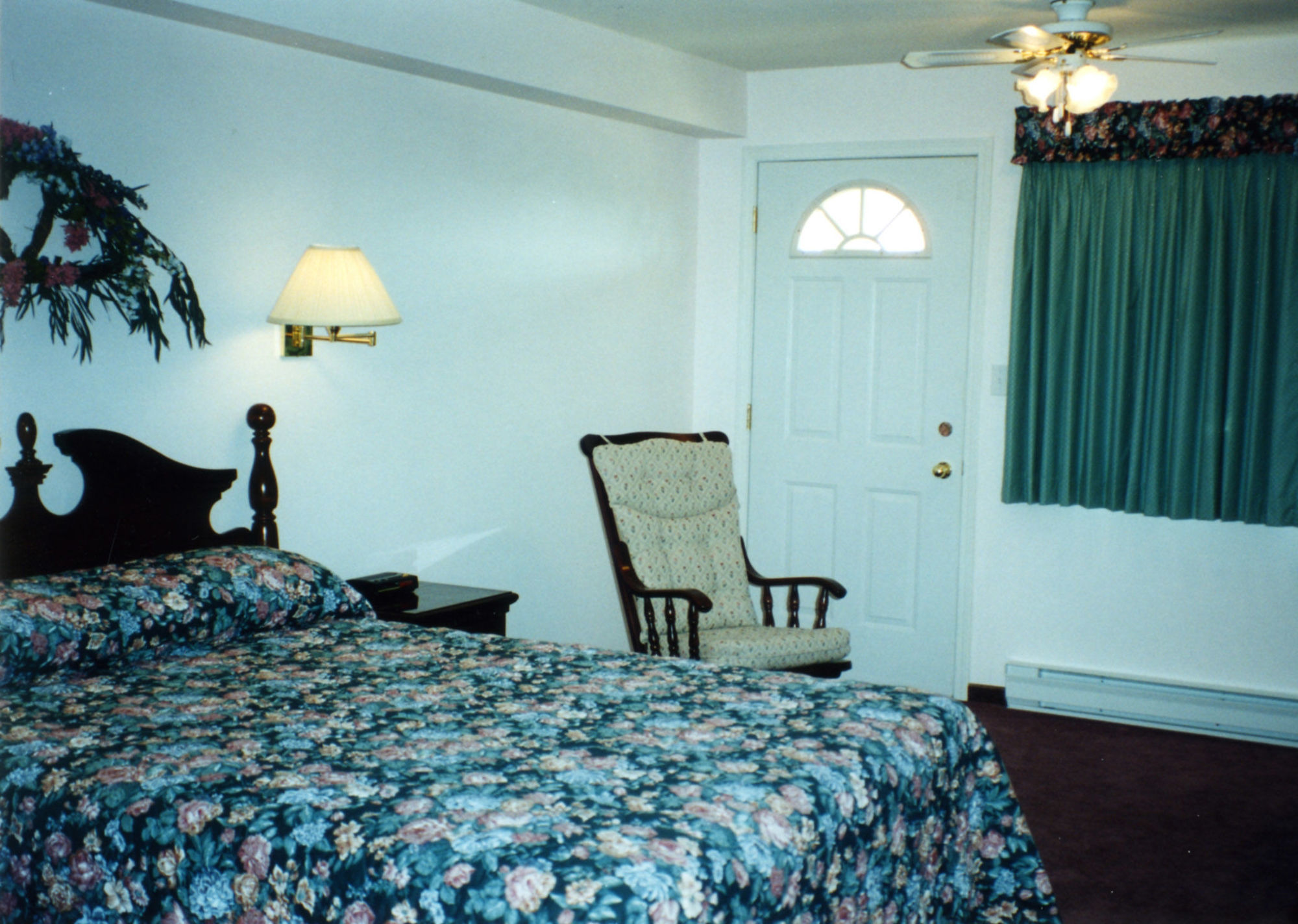 Spruce Hill Resort & Spa 108 Mile Ranch Екстер'єр фото