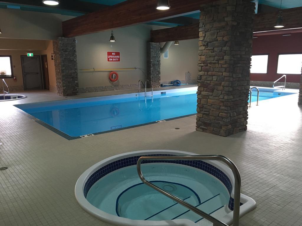 Spruce Hill Resort & Spa 108 Mile Ranch Екстер'єр фото