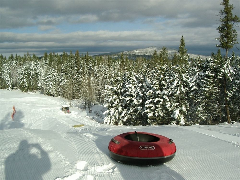 Spruce Hill Resort & Spa 108 Mile Ranch Екстер'єр фото