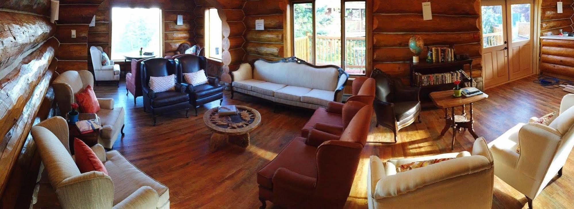Spruce Hill Resort & Spa 108 Mile Ranch Екстер'єр фото
